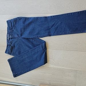 Nine West boot cut jeans. Size 8, waist 28. Gently used 2 times.  Still like new